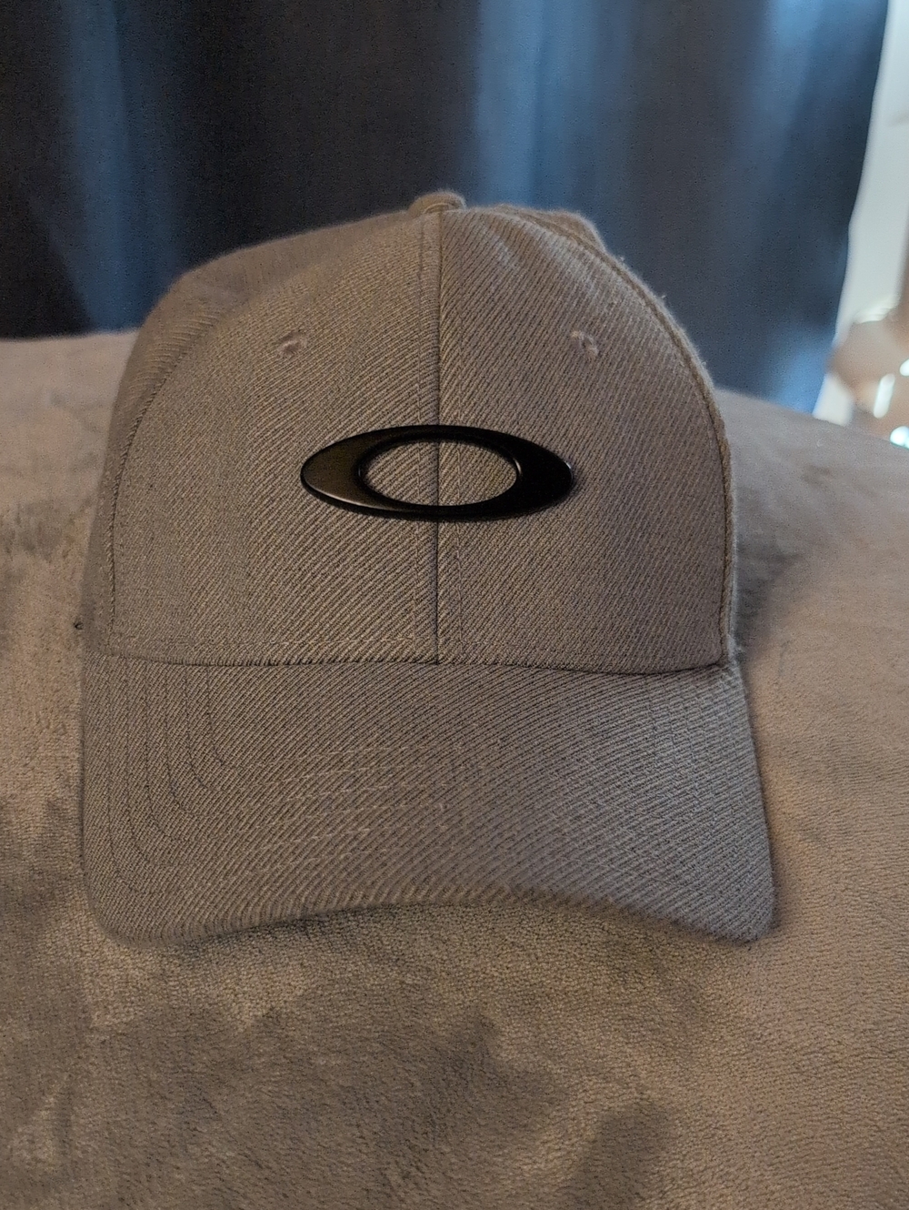Oakley Gray Baseball Hat with Black O Logo
